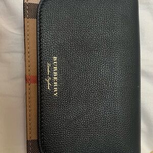 Burberry crossbody, chain link